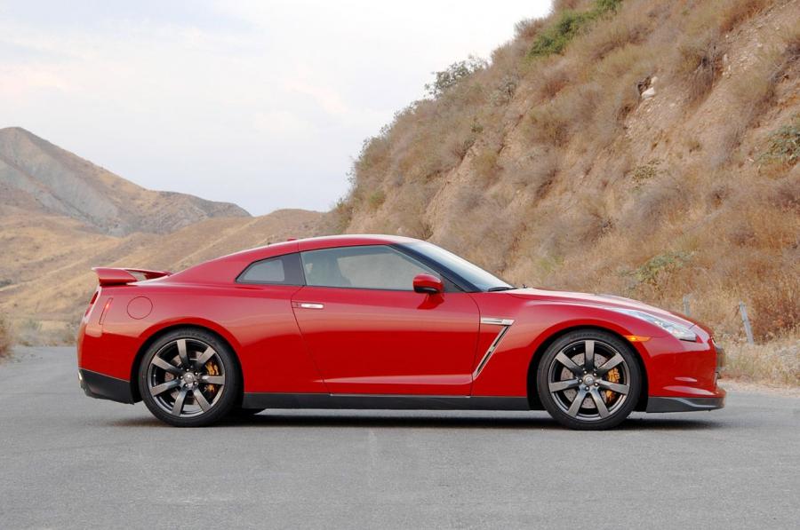  Nissan GT-R 2007 года  (фото 246 из 480)